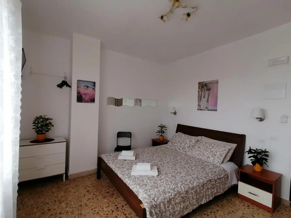 Casa Doina Airport Apartment Pisa