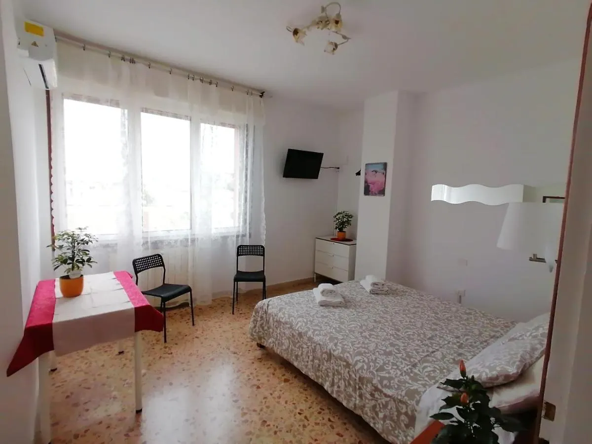 Casa Doina Airport Apartment Pisa