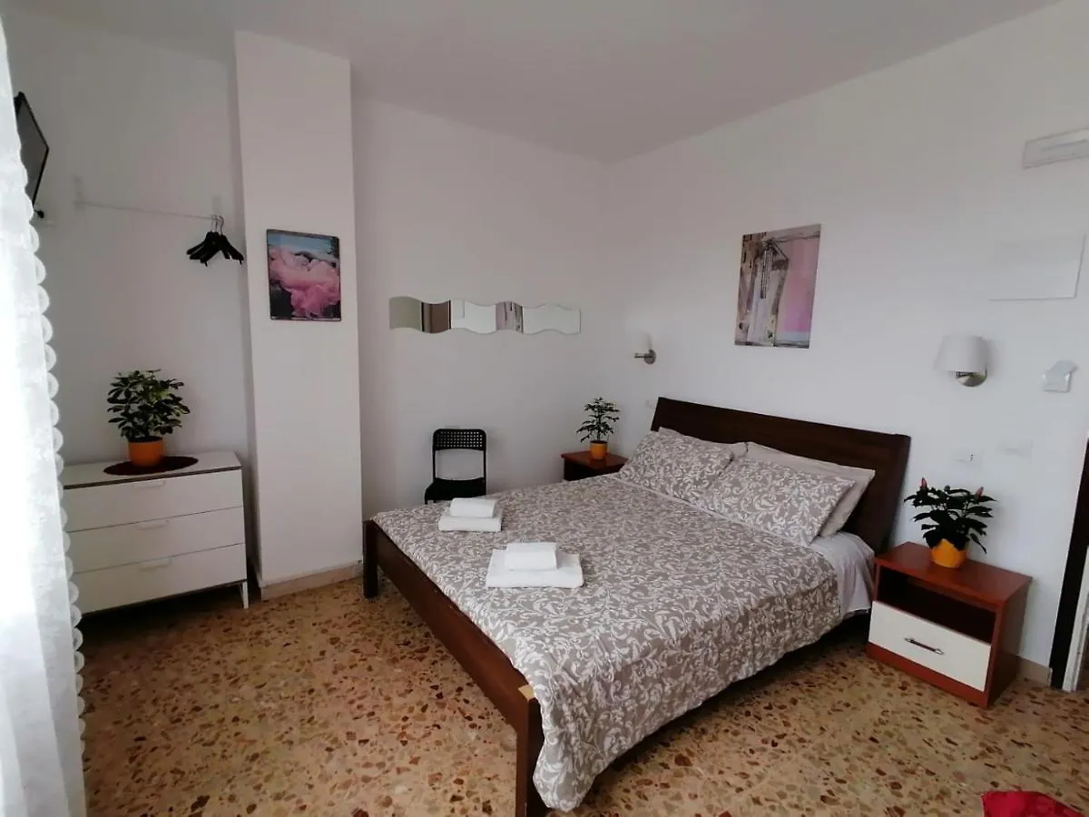 Casa Doina Airport Apartment Pisa