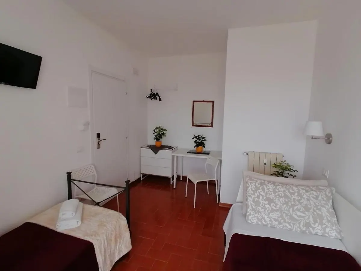 Casa Doina Airport Apartment Pisa