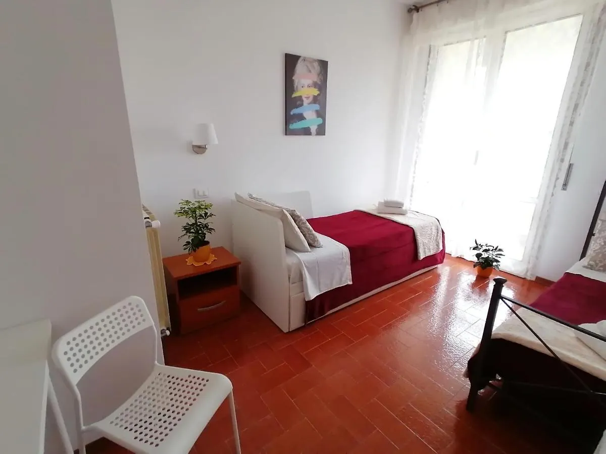 Casa Doina Airport Apartment Pisa