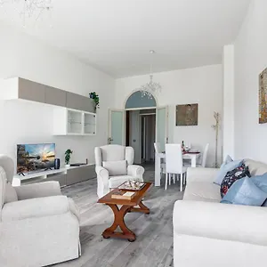 Lungarno Elegant With Panoramic Balcony Pisa